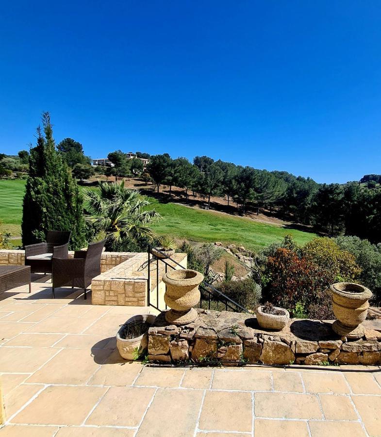 Villa Dans Cadre D'Exception - Golf, Piscine Et Tennis Prive Saint-Cyr-sur-Mer Exterior foto